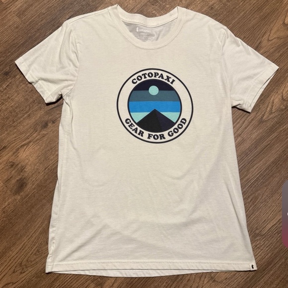 cotopaxi Tops - Cotopaxi Women's Shirt